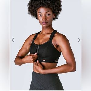 SheFit High impact sports bra